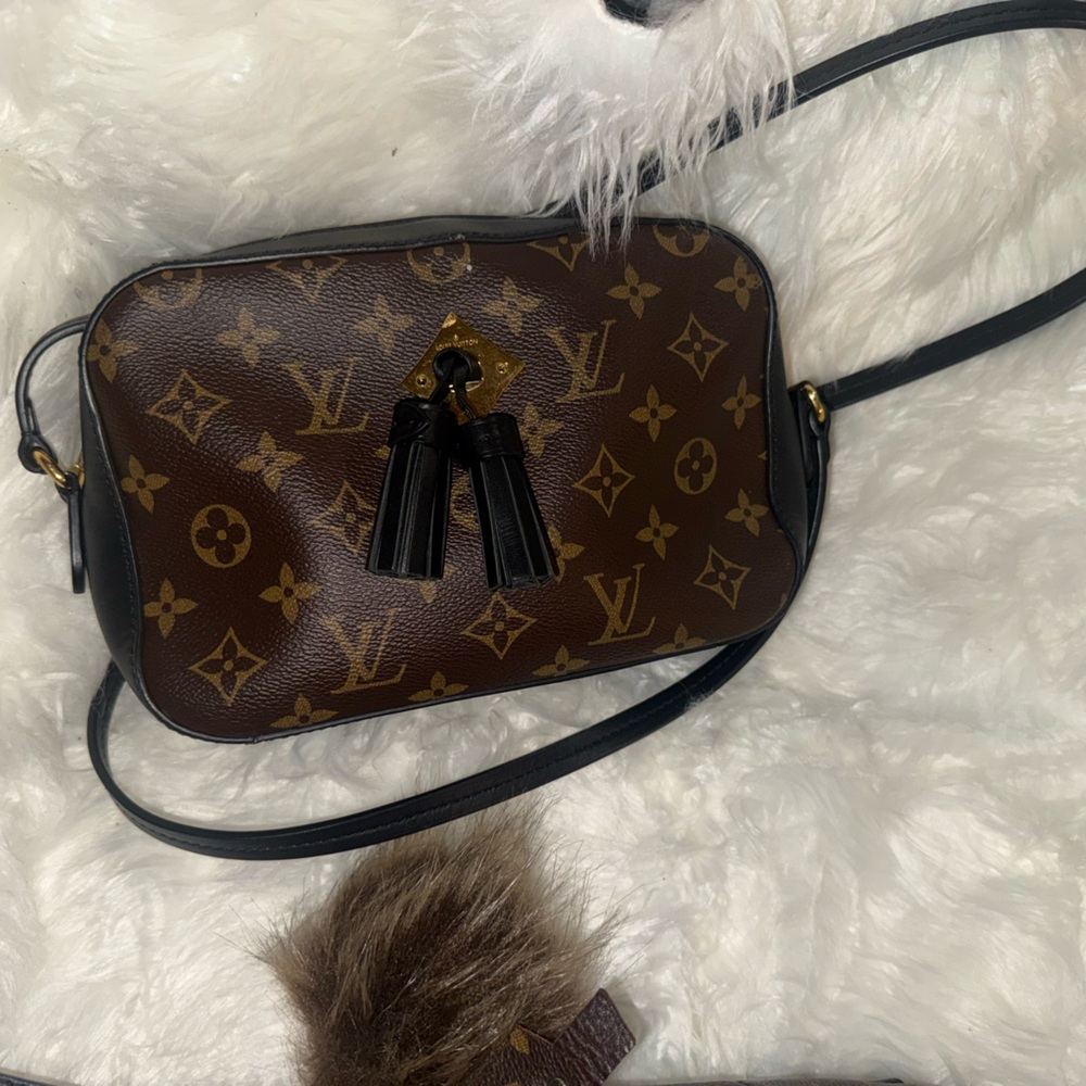 Louis Vuitton Monogram Crossbody Bag with Black/ Gold Accents 🖤💛🤎